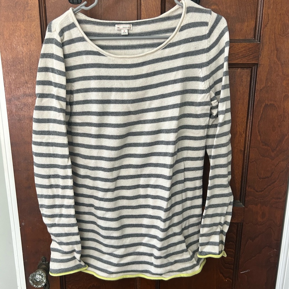 Gap women’s sweater